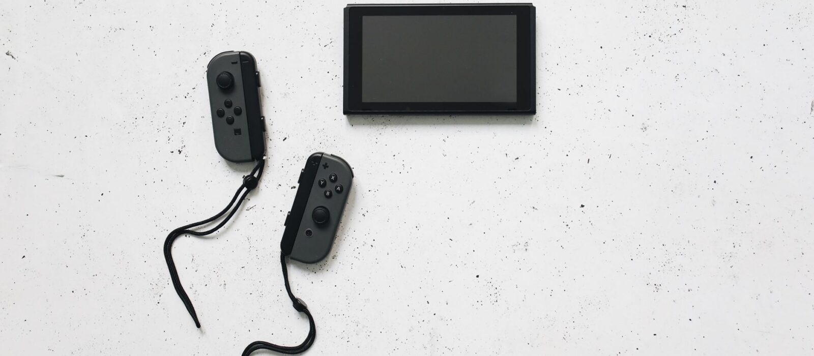 Best Retroid Pocket 5 Accessories UK 2026: Cases, Grips & SD Cards