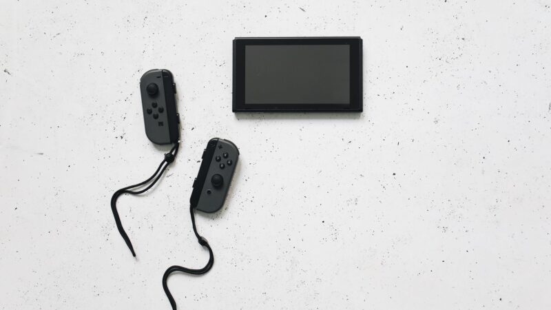 Best Retroid Pocket 5 Accessories UK 2026: Cases, Grips & SD Cards